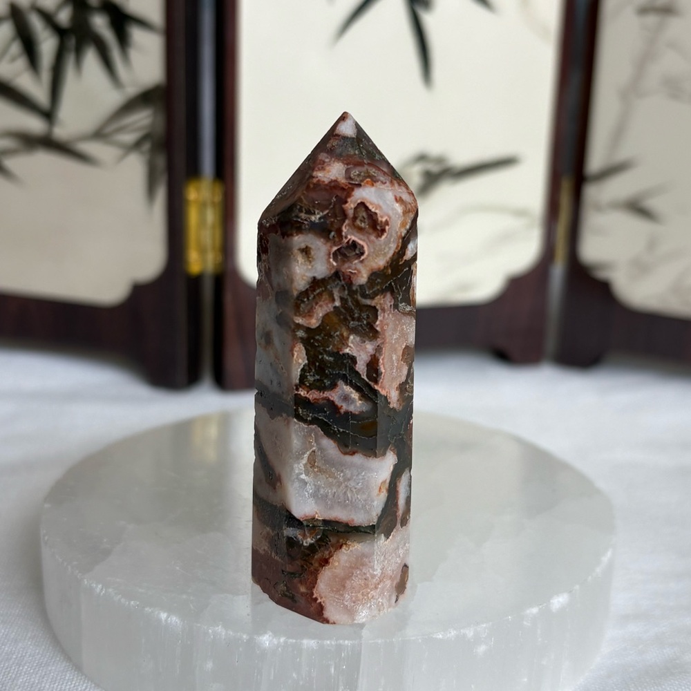 Red moss agate tower - Picture 2 of 6